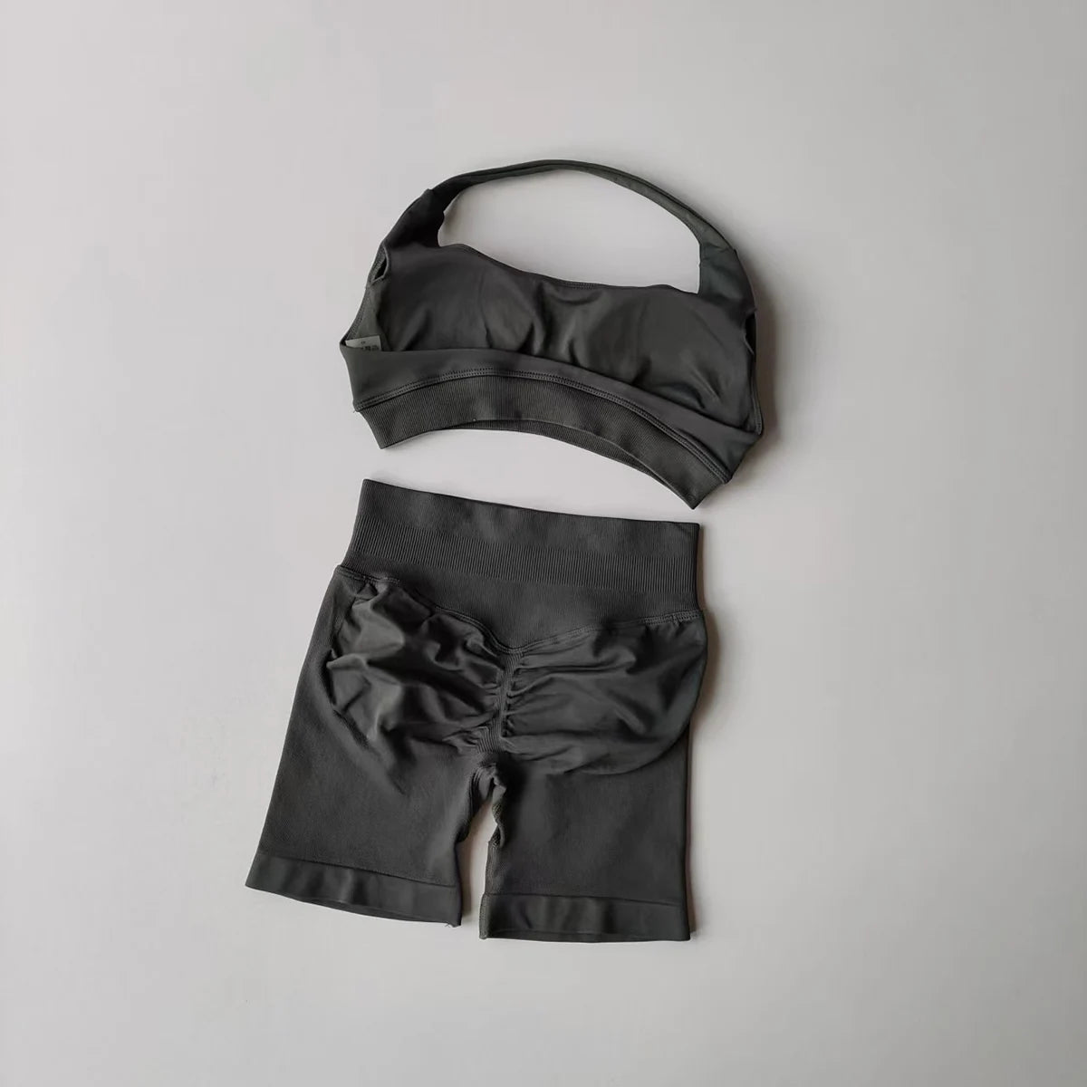 Seamless 2-Piece Workout Set – Halter Sports Bra & High-Waist Shorts