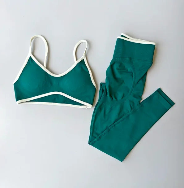 Seamless 2-Piece Workout Set – Women's Sports Bra & High-Waist Leggings