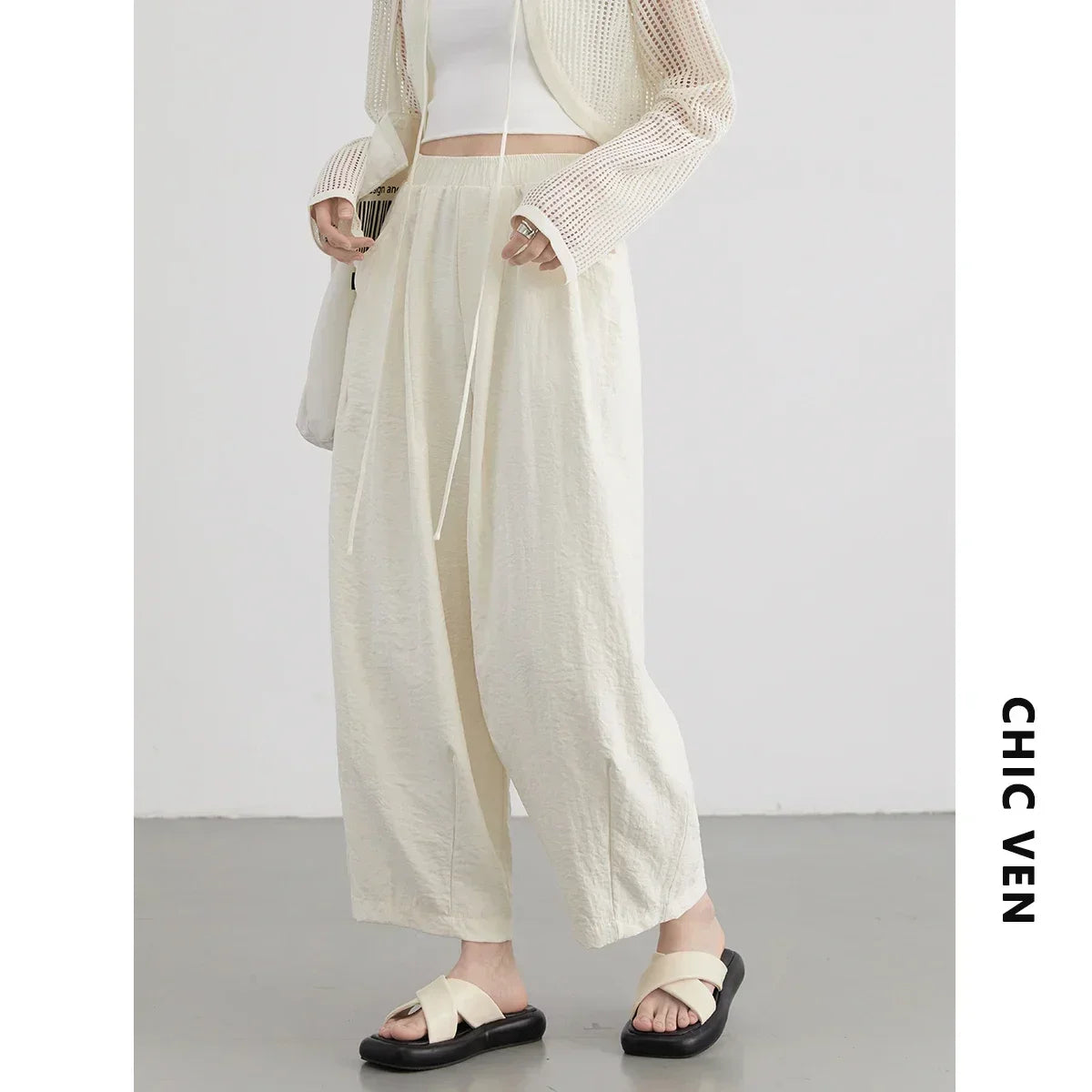 Women's Wide Leg Pleated Trousers – Beige