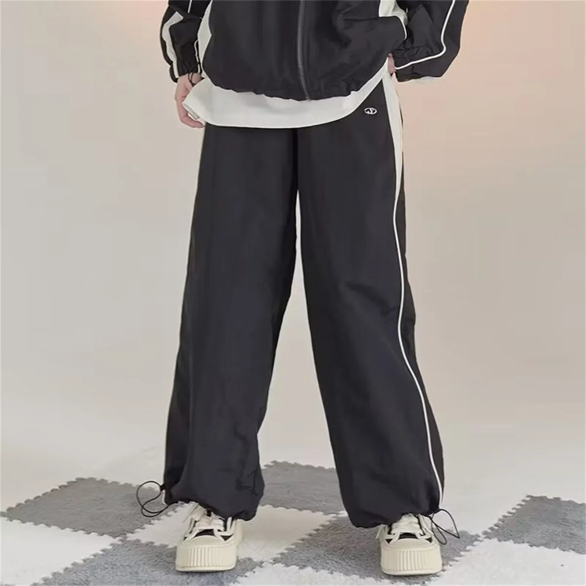 Women's Baggy Cargo Parachute Pants – Wide Leg Streetwear