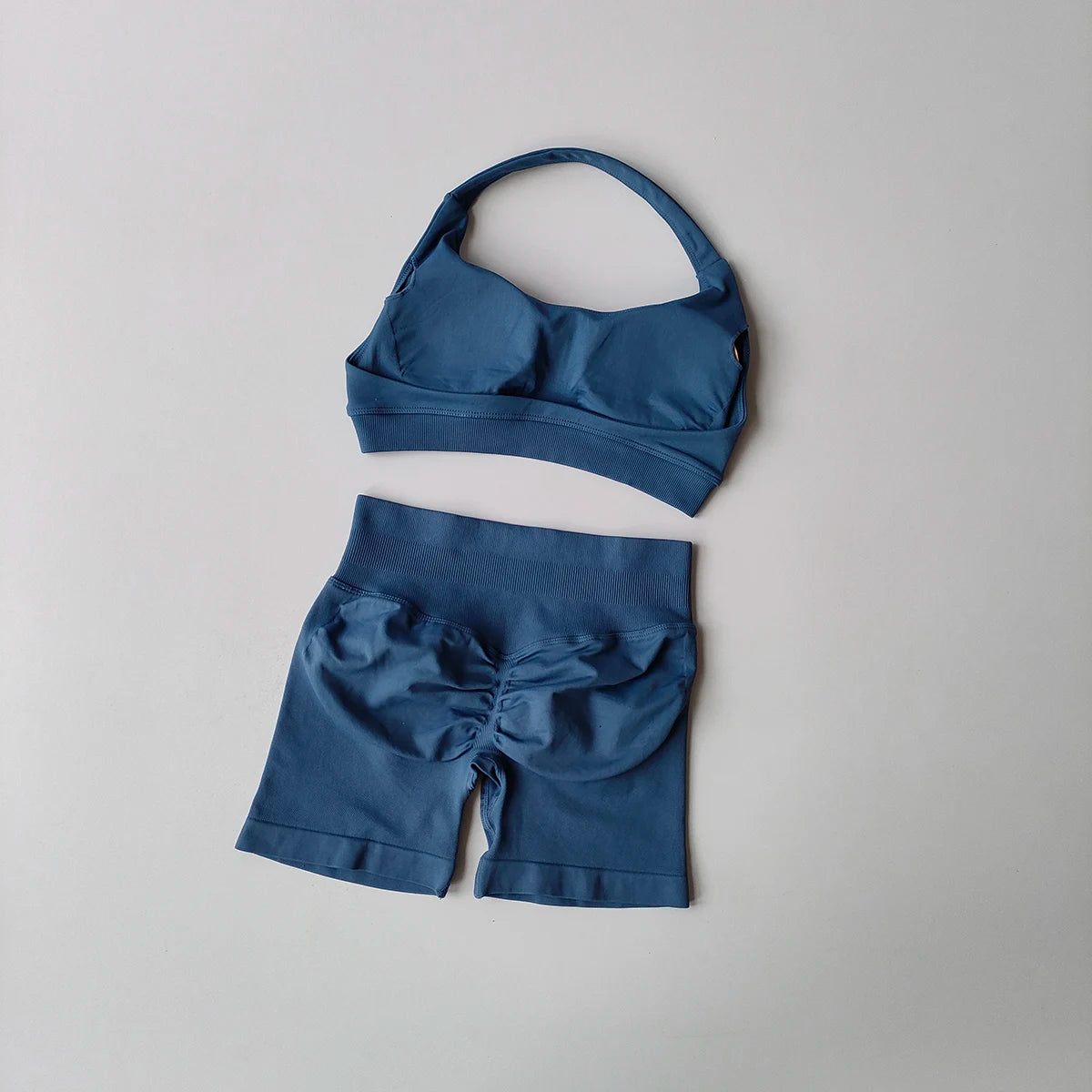 Seamless 2-Piece Workout Set – Halter Sports Bra & High-Waist Shorts