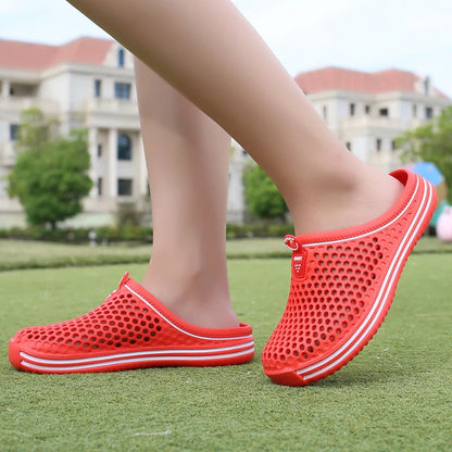 Hollow-Out Beach Clogs – Lightweight Unisex Non-Slip Sandals