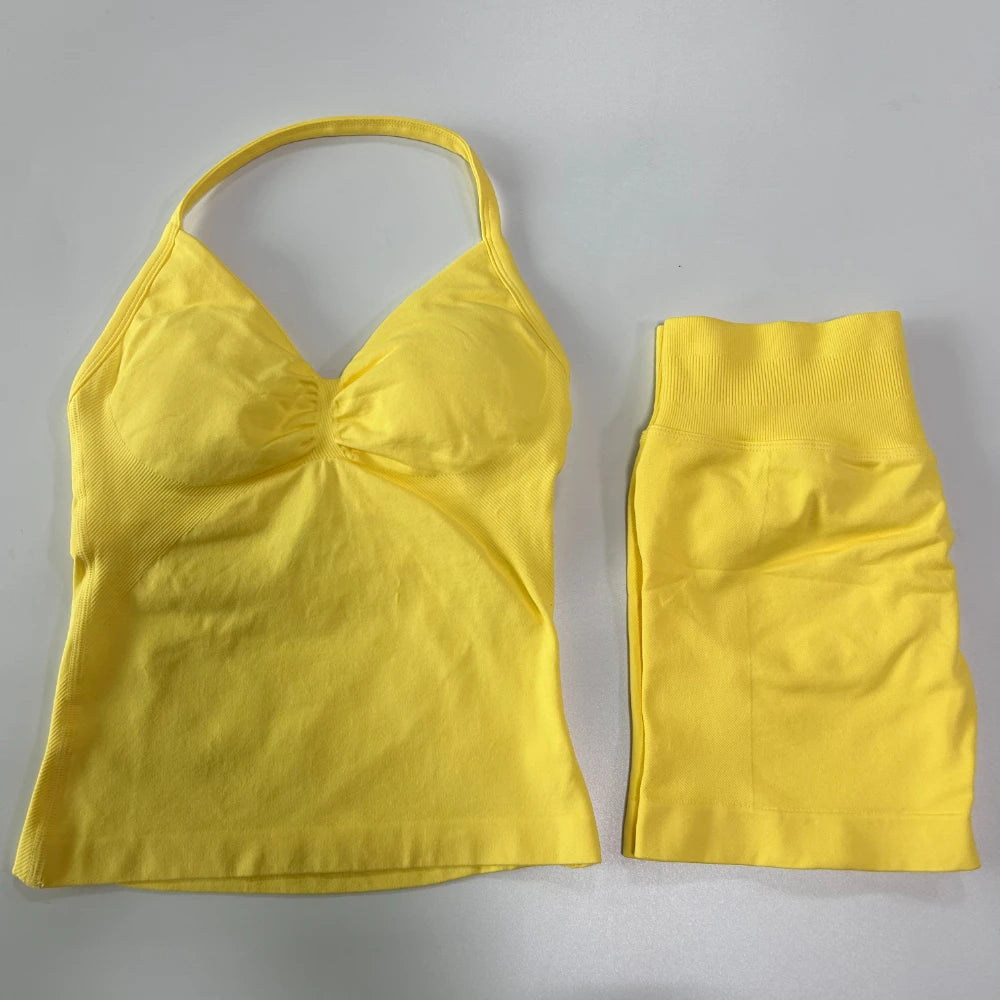 Seamless 2-Piece Gym Set for Women – Backless Tank Top & Scrunch Shorts