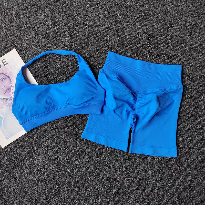 Seamless 2-Piece Workout Set – Halter Sports Bra & High-Waist Shorts