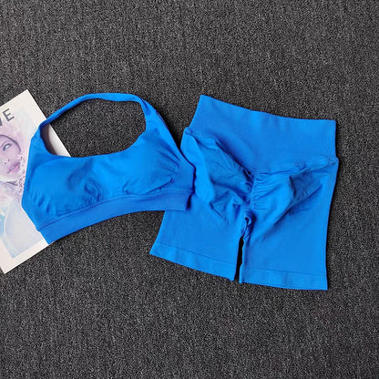 Seamless 2-Piece Workout Set – Halter Sports Bra & High-Waist Shorts