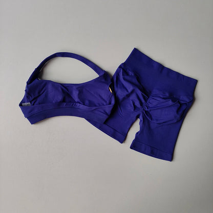 Seamless 2-Piece Workout Set – Halter Sports Bra & High-Waist Shorts
