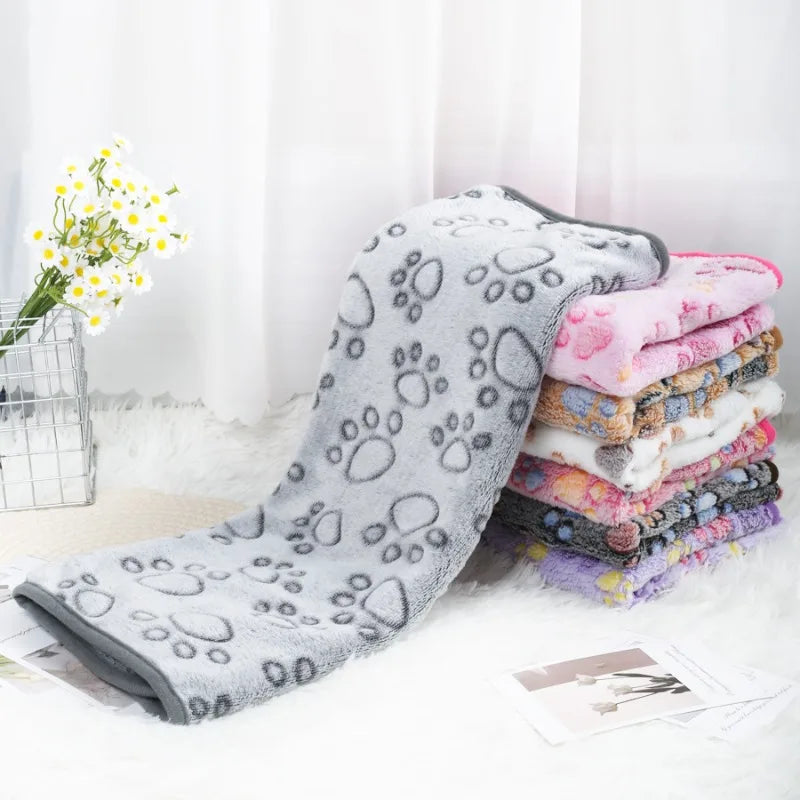 Soft Flannel Pet Blanket – Warm Paw Print Mat for Dogs & Cats