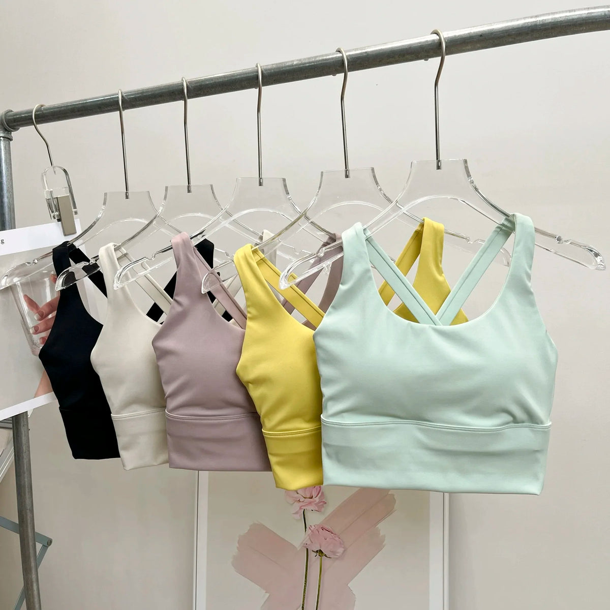 High-Impact Sports Bra with Built-In Cup – Shockproof Cross-Back