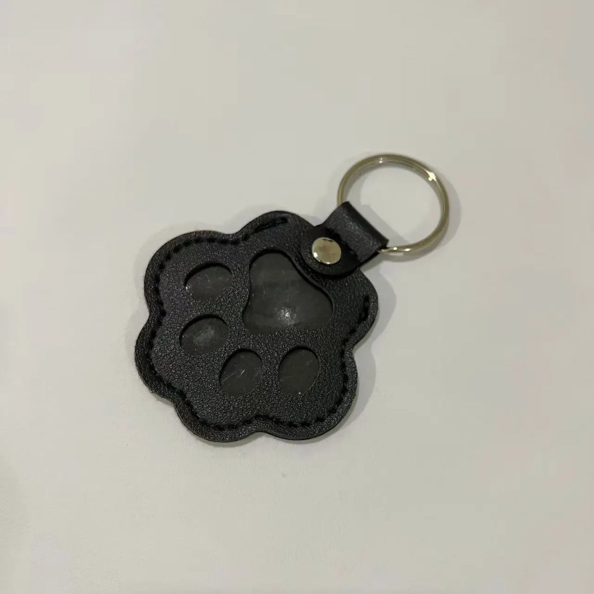 Pet Paw Leather Keychain – Memorial Keepsake for Dog & Cat Lovers