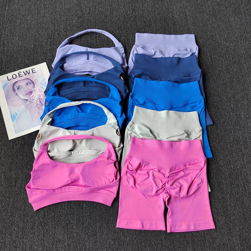 Seamless 2-Piece Workout Set – Halter Sports Bra & High-Waist Shorts