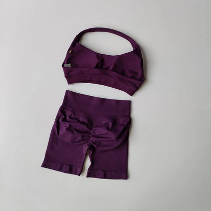 Seamless 2-Piece Workout Set – Halter Sports Bra & High-Waist Shorts