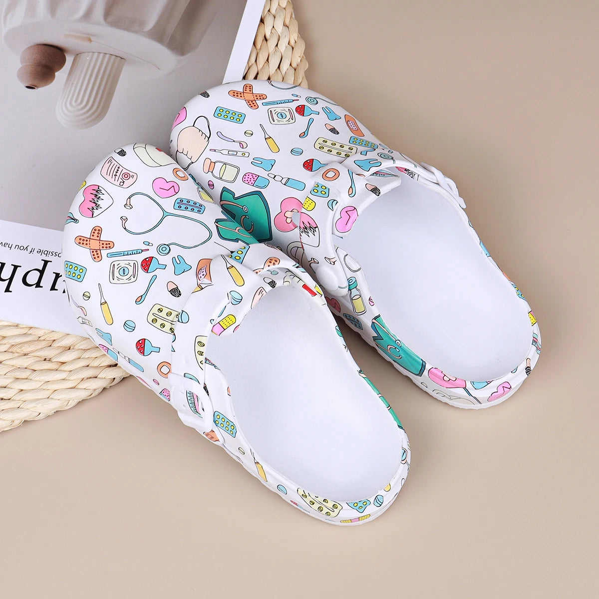 Nurse Clogs for Women – Cartoon Print Non-Slip Closed Toe Comfort Shoes
