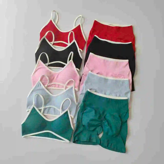 Seamless Yoga Set for Women – Crop Bra & Biker Shorts