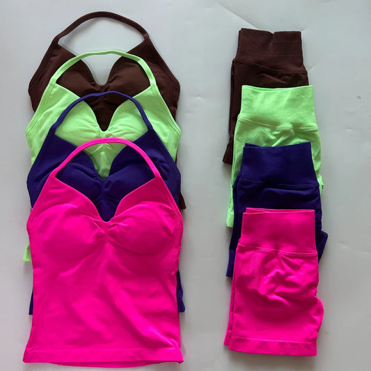 Seamless 2-Piece Gym Set for Women – Backless Tank Top & Scrunch Shorts